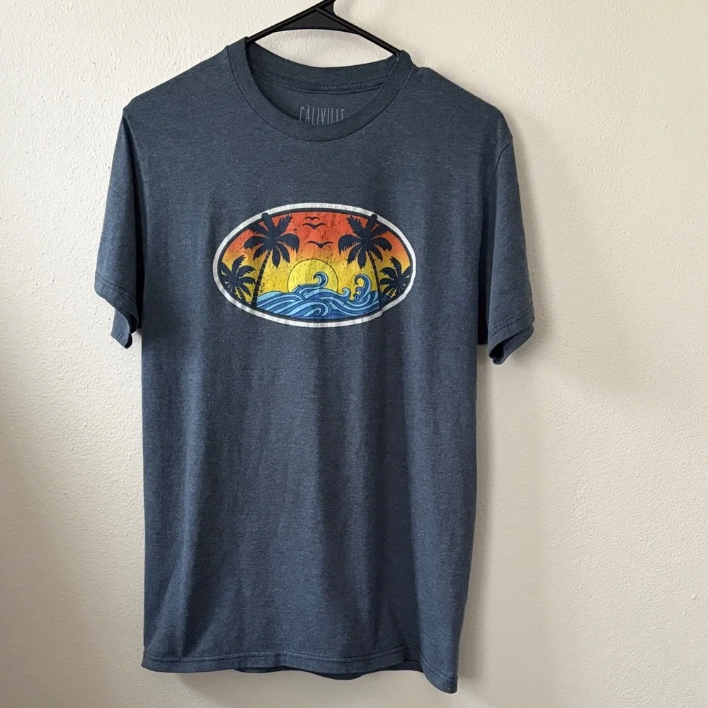 Old Navy Navy Blue Tropical Graphic Tee - Picture 1 of 2